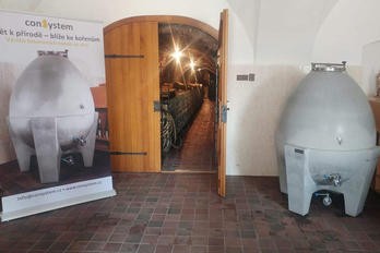 Betonové tanky na víno 5 hl NYNÍ SLEVA 8 000,-