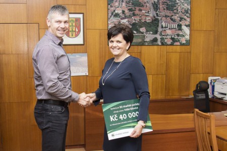 Bs-ka přispěla na dětské hřiště ve Velkých Bílovicích