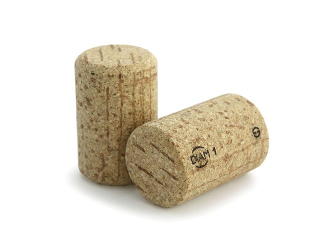 Korek 38x24,5 DIAM 2 (100 ks)